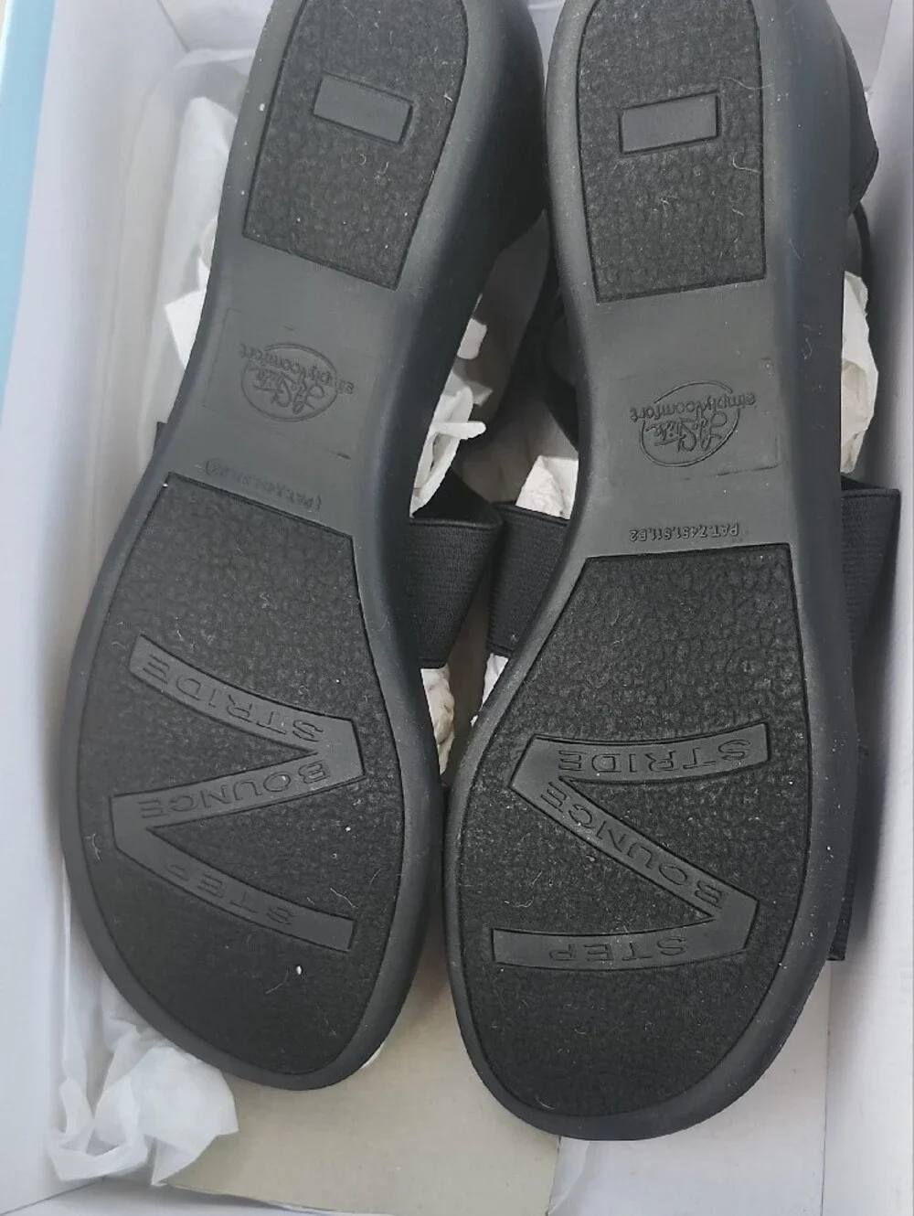 Kohl's Women's Black Elastic Crisscross Strap Sandals